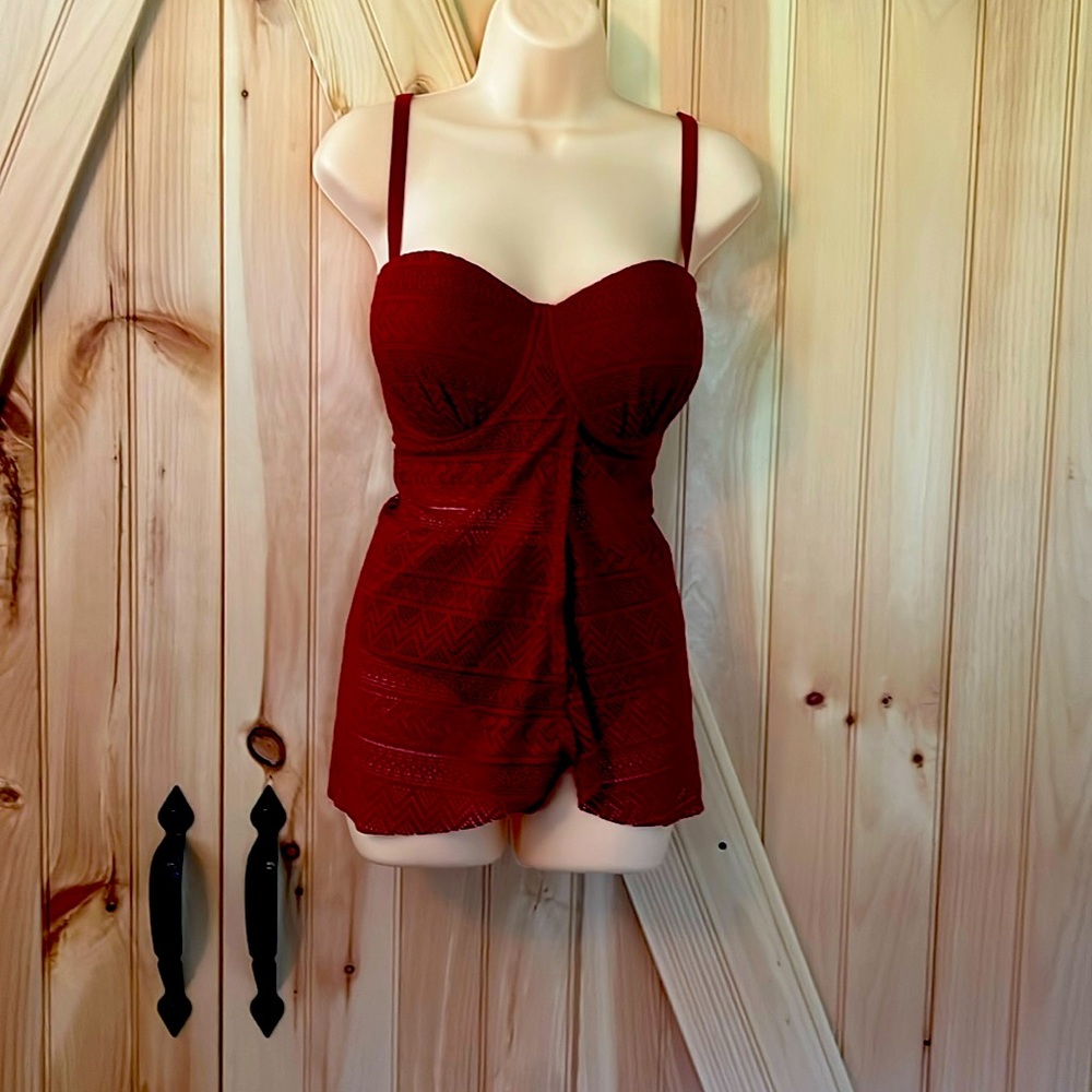 This two piece doesn’t have a size on it. I wore it once at size 18W/2x